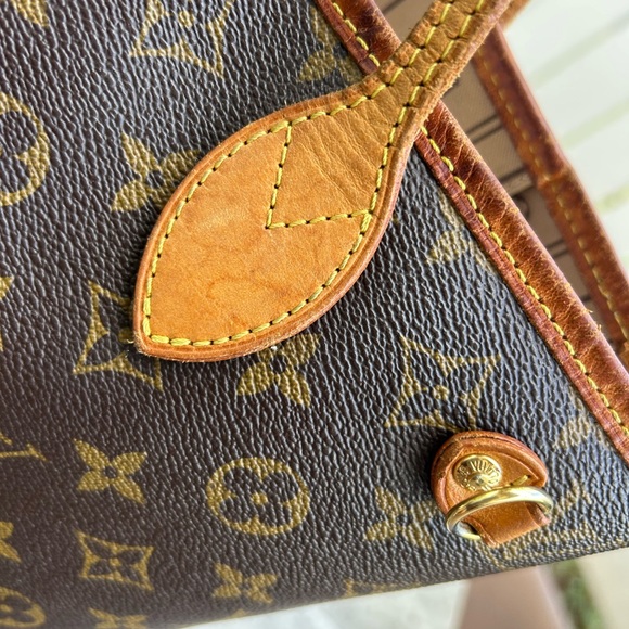 Authentic Louis Vuitton Vintage Neverfull Pm Monogram Tote
SOLD - Picture 15 of 16